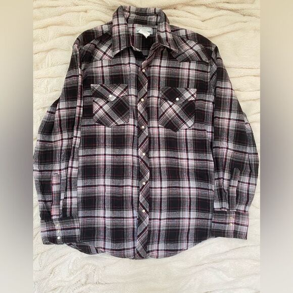 Wrangler plaid pearl snap button-up - Picture 3 of 7